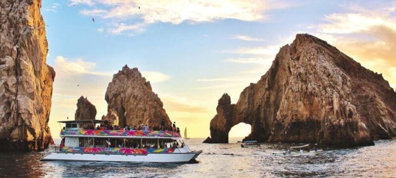 Cabo San Lucas: Sunset Dinner - An In-Depth Look at the Cabo San Lucas Sunset Dinner Cruise