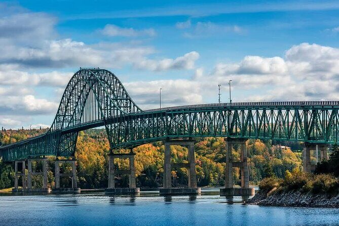 Cabot Trail and Baddeck Bell Museum : Waves and Wonders - Key Points