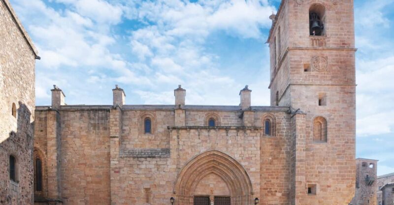 Cáceres: Concathedral of Santa Maria Ticket With Audio Guide - Audio Guide