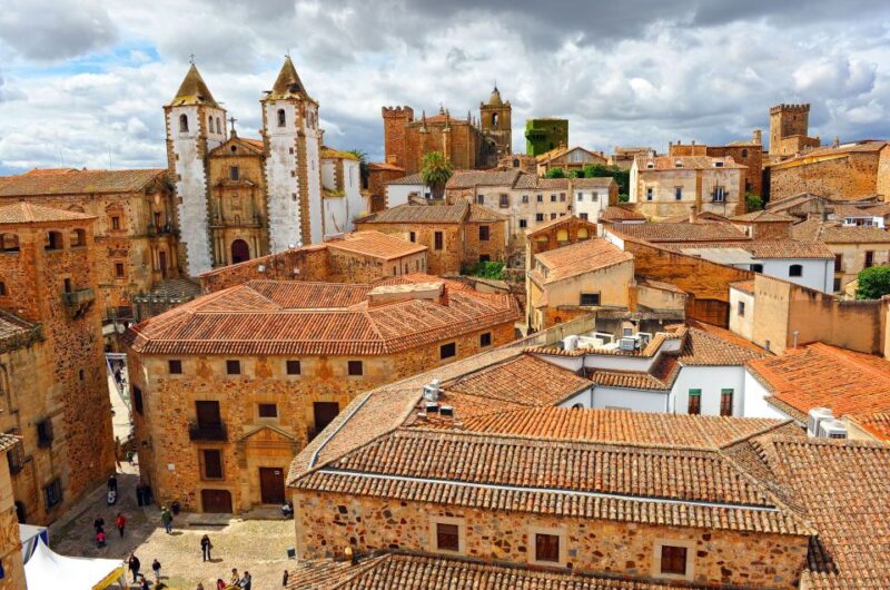 Cáceres: Guided City Highlights Walking Tour - Itinerary Highlights