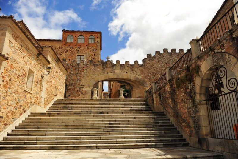Cáceres: Guided City Highlights Walking Tour - Local Gastronomy Tasting