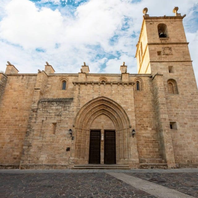 Cáceres: Guided Visit of the Santa María Co-Cathedral - Architectural Highlights