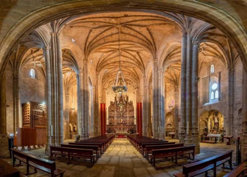 Cáceres: Guided Visit of the Santa María Co-Cathedral - Location and Accessibility