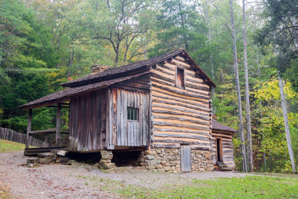 Cades Cove: Self-Guided Sightseeing and Driving Audio Tour - Cherokee and Early Settlers