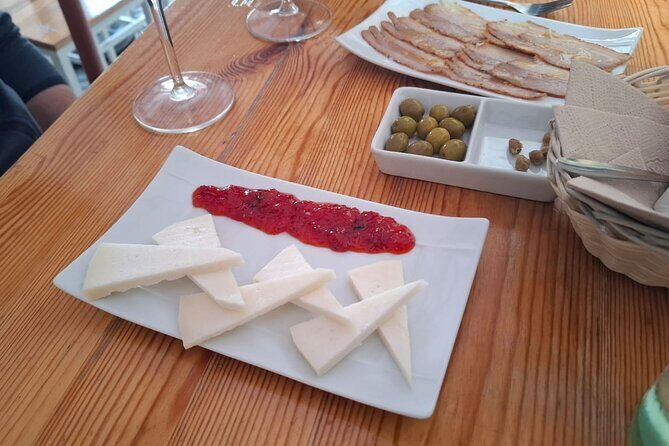 Cadiz Food Tour: Tapas, Drinks and Delights with a Local - Second Stop: Plaza de Las Flores and Pescaito Frito