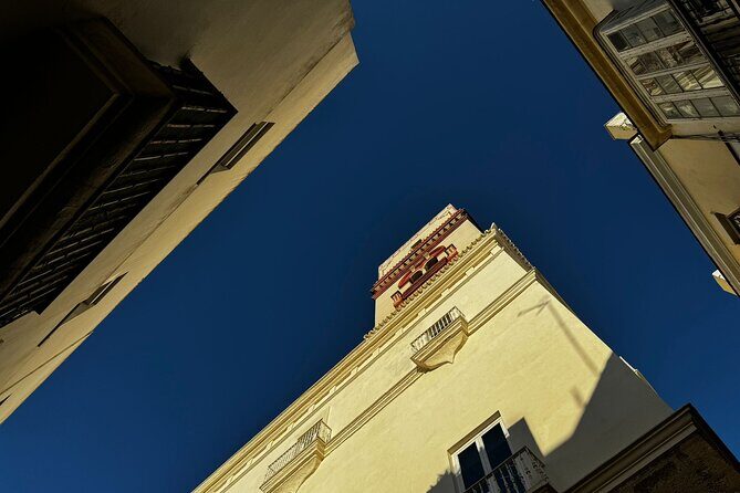 Cadiz from a Seagull's Eye View: A Route Between Rooftops and Observation Towers - Key Points