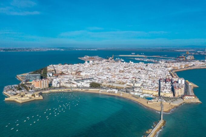 Cadiz in 1 Day: Walking Tour With Digital Guide - Discovering Hidden Gems of the City