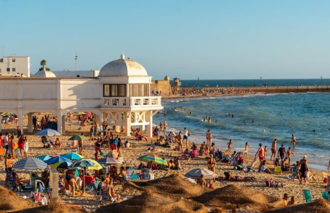 Cadiz in 1 Day: Walking Tour With Digital Guide - Experience the Beauty of Cadizs Squares and Greenery