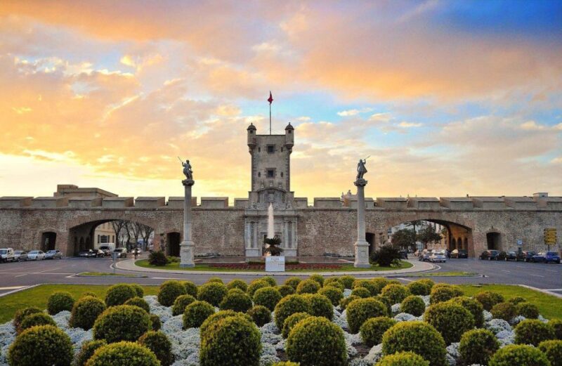 Cadiz: Medieval Tour - Meeting Point and Requirements
