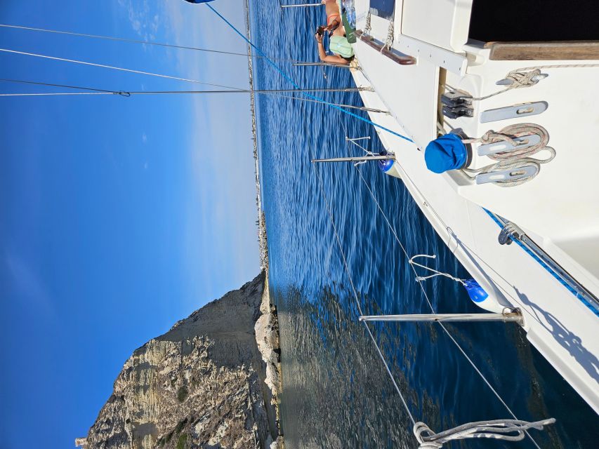Cagliari: Devils Saddle Sailboat Tour, Snorkeling and Drink - Sailing Experience