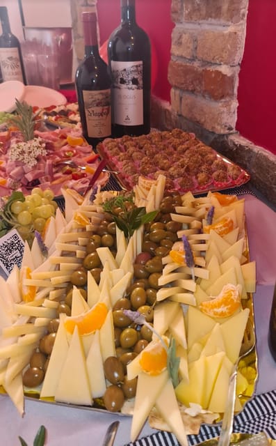 Cagliari Old Town: Wine Tasting and local products - An In-Depth Look at the Wine Tasting Experience