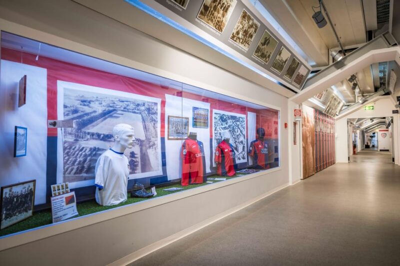 Cagliari Stadium Experience With Sardinian Aperitif - Discover Iconic Moments and Legends