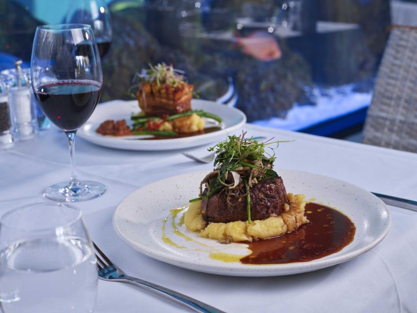 Cairns: Night at the Aquarium Guided Tour & 2 Course Dinner - Activity Description