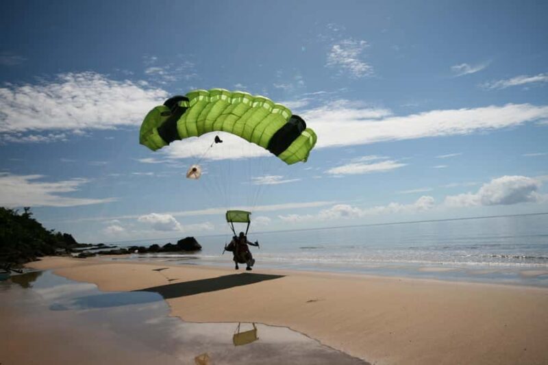 Cairns: Tandem Skydive - Deep Dive into the Experience