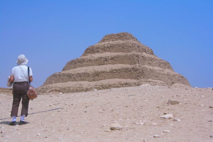 Cairo: Djoser, Bent Pyramid & Memphis Day Trip - Tour Guide Experience