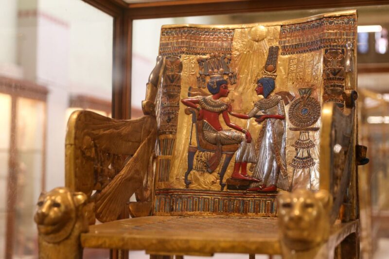 Cairo: Female-Guided Pyramids, Bazaar, and Museum Tour - Experience Highlights