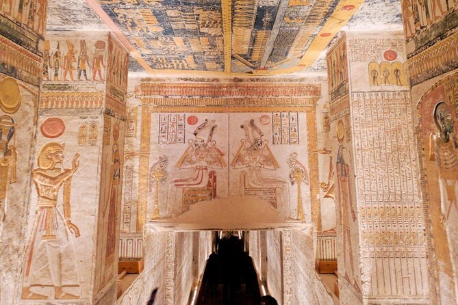 Cairo Over Day, Egyptian Museum, Pyramids & Lunch From Hurghada - Exploring the Egyptian Museum