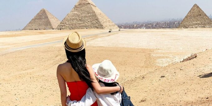 Cairo: Shared Half-Day Tour of the Pyramids of Giza &Guide - Tips for a Great Experience