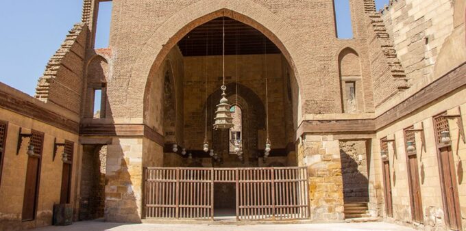 Cairo: Tour of Azhar Masjid and Cairo Islamic Sites - Exploring Old Cairos Architecture