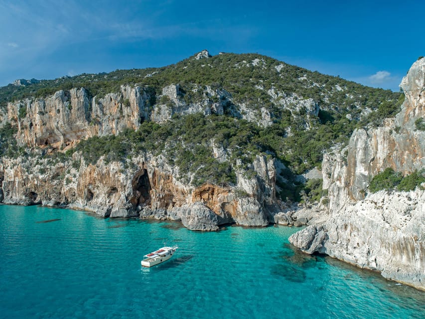 Cala Gonone: Cala Luna and Cala Sisine Boat Tour - Inclusions and Exclusions