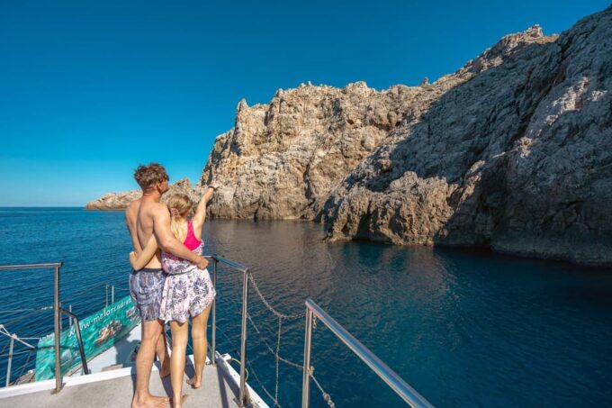 Cala Ratjada: Afternoon Boat Trips With Drinks and Snacks - Booking and Availability