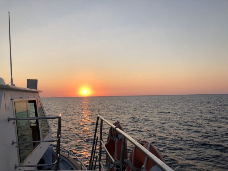 Calan Bosch: 2-Hour Sunset Sightseeing Tour - Meeting Point and Duration