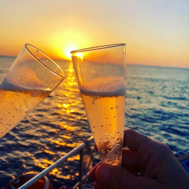 Calan Bosch: 2-Hour Sunset Sightseeing Tour - Price and Availability