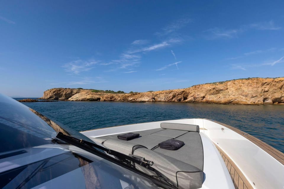 Caldera Private Cruise with Luxury Fjord 52 Motor Yacht - Sunset & Relaxation: The Ultimate Finish