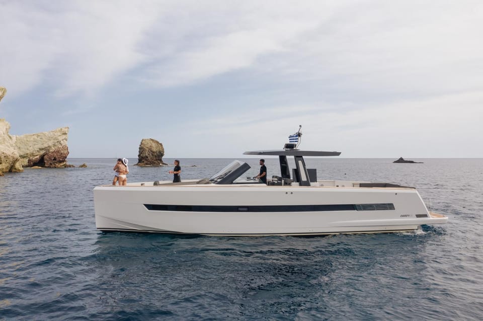 Caldera Private Cruise with Luxury Fjord 52 Motor Yacht - Who Is This Cruise Perfect For?