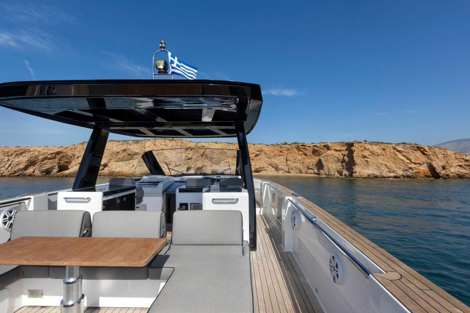 Caldera Private Cruise with Luxury Fjord 52 Motor Yacht - FAQ