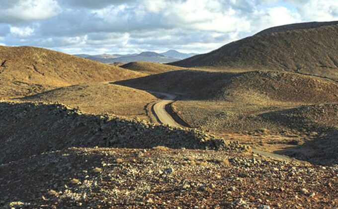 Caleta De Fuste/Corralejo: Guided E-Bike Tour & Crater Hike - Exploring the Volcanic Landscapes
