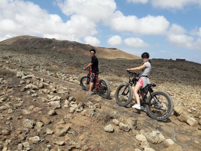 Caleta De Fuste/Corralejo: Guided E-Bike Tour & Crater Hike - Reaching Calderon Hondos Panoramic Views
