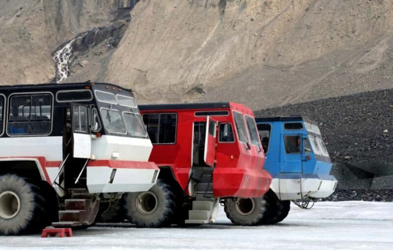 Calgary/Banff : Columbia Icefield, Skywalk, Crowfoot & lakes - Johnston Canyon and Waterfalls  