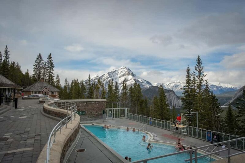 Calgary: Canadian Rockies, Banff Gondola, Hot Spring & Lakes - Authentic Experiences and Genuine Impressions