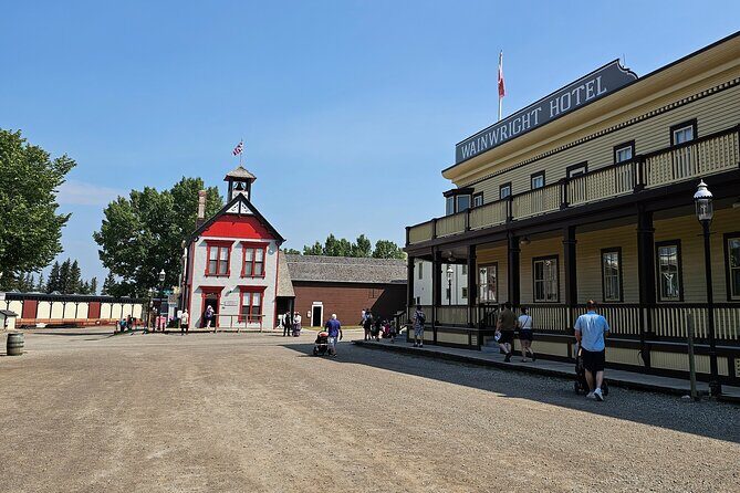 Calgary City Tour and Yamnuska Wolfdog Sanctuary Private Tour - FAQ
