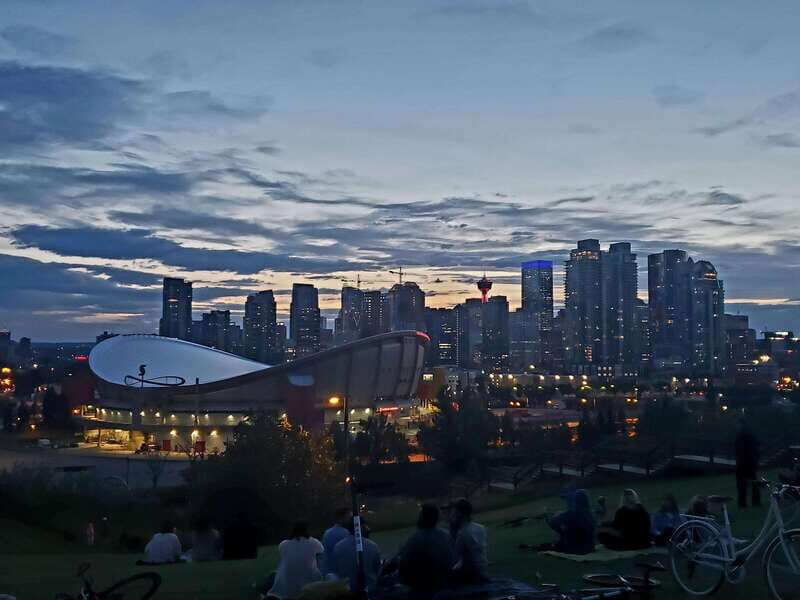 Calgary City Tour & Yamnuska Wolfdog Sanctuary Private Tour - Key Points