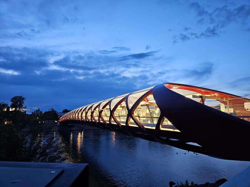 Calgary City Tour & Yamnuska Wolfdog Sanctuary Private Tour - A Closer Look at the Calgary Experience