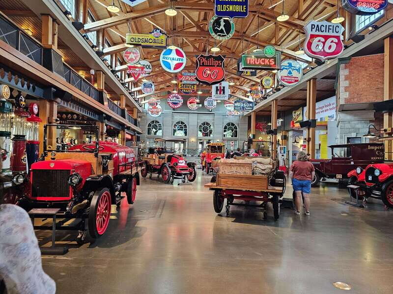 Calgary City Tour & Yamnuska Wolfdog Sanctuary Private Tour - Final Thoughts