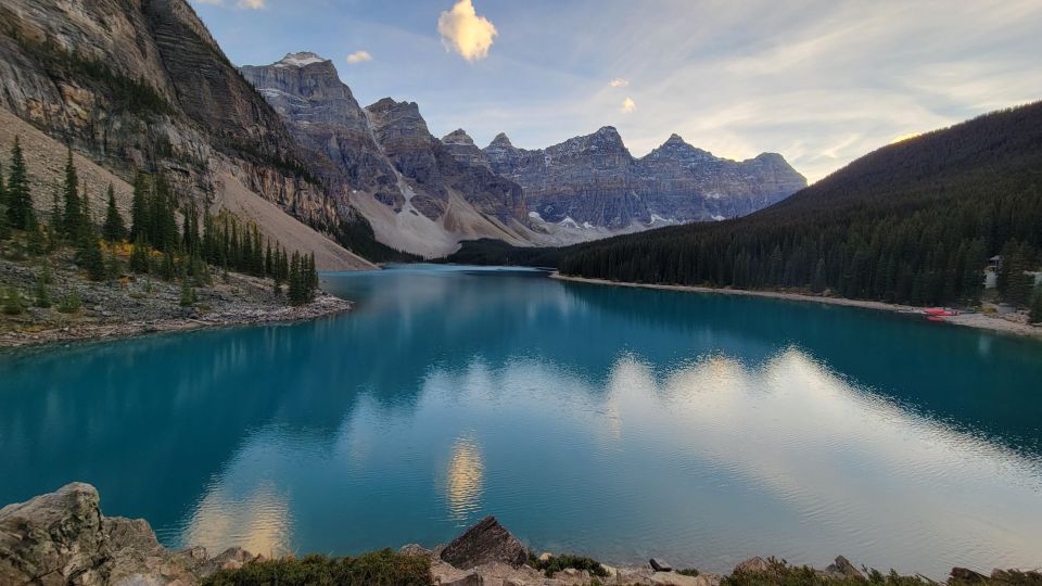 Calgary: Glaciers, Mountains, Lakes, Canmore and Banff Tour - Exploring Famous Banff