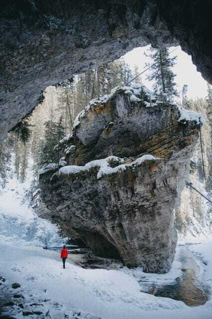 Calgary: Lake Louise, Emerald Lake, and Johnston Canyon Tour - Who Should Consider This Tour?  