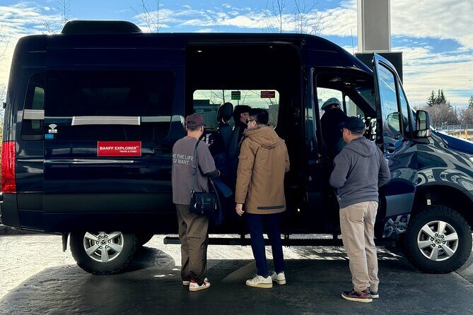 Calgary YYC Airport: Hassle-free Private Transfer to Lake Louise - Who Should Consider This Service?