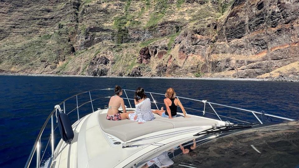 Calheta: Private Charter – Aestus Luxury Boat - Modern and Luxurious Yacht