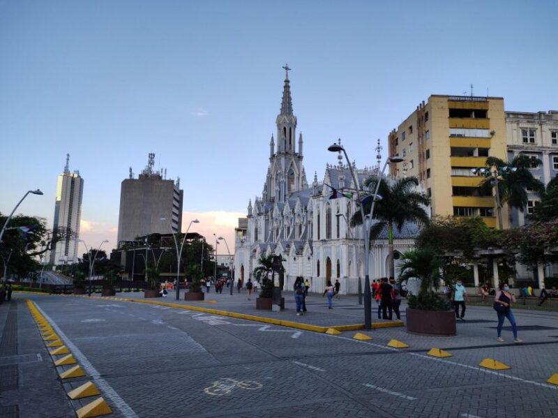Cali: Cristo Rey, Tertulia Museum & Downtown Cali City Tour - Local Market Visit