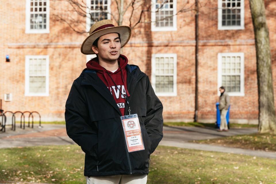Cambridge: Harvard University Student-Guided Walking Tour - Learning From a Student Guide