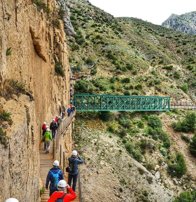 CAMINITO DEL REY: Guided tour + shuttle bus + gastronomic experience. - Starting Point: La Garganta Restaurante y Hotel