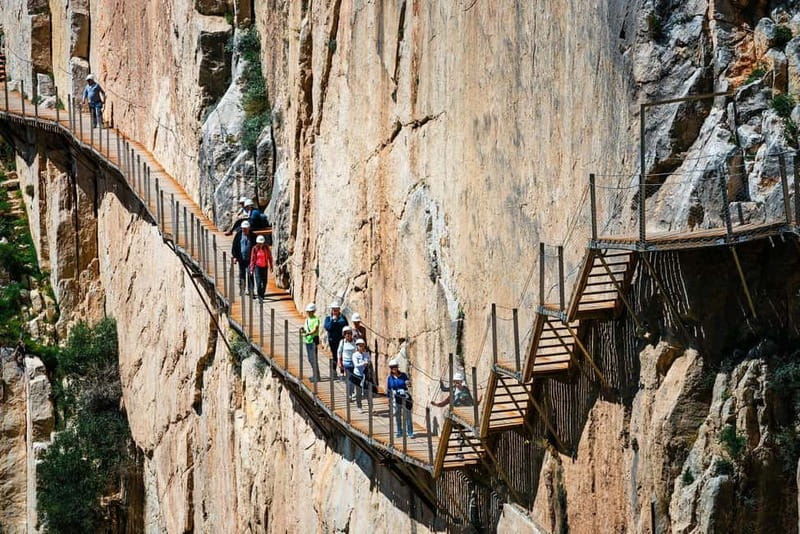 CAMINITO DEL REY: Guided tour + shuttle bus + gastronomic experience. - The Guided Walk: 3.5 Hours of Awe and Insight