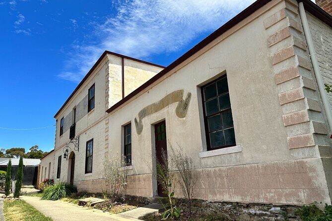 Cammino di Hepburn (Hepburn Walking Tour) at 5pm each Friday - Key Points