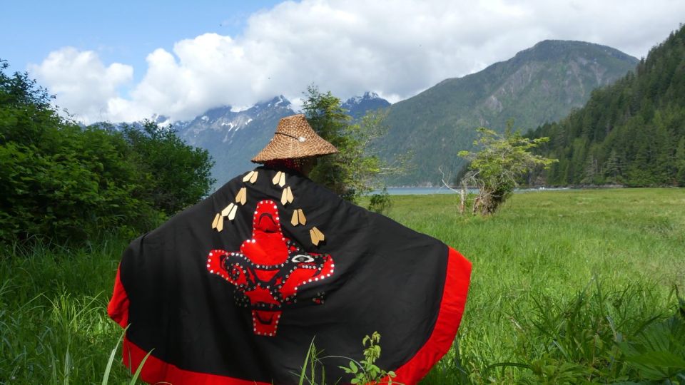 Campbell River: Grizzly Bear-Watching Tour With Lunch - Traditional Territory of the Homalco First Nation