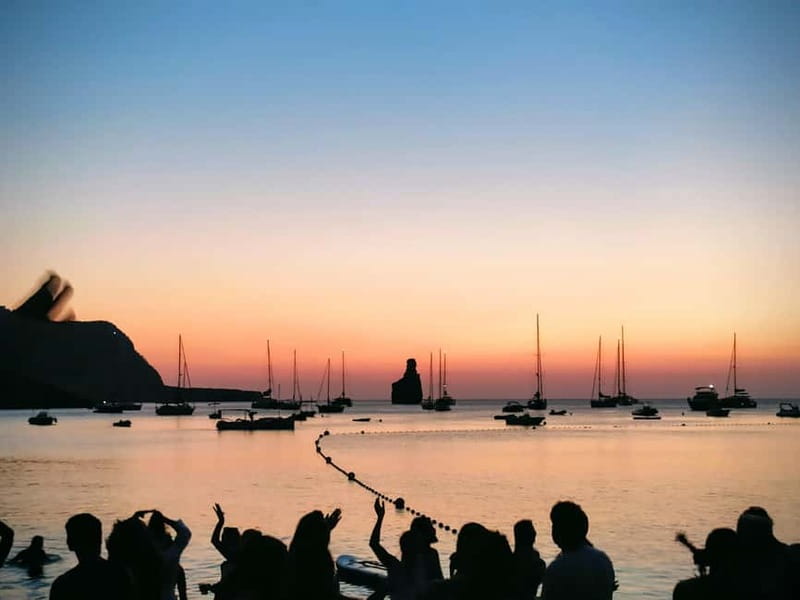 Can Marca caves, Las Dalias Hippie Market and Benirras Tour - Authentic Experiences and Insider Tips