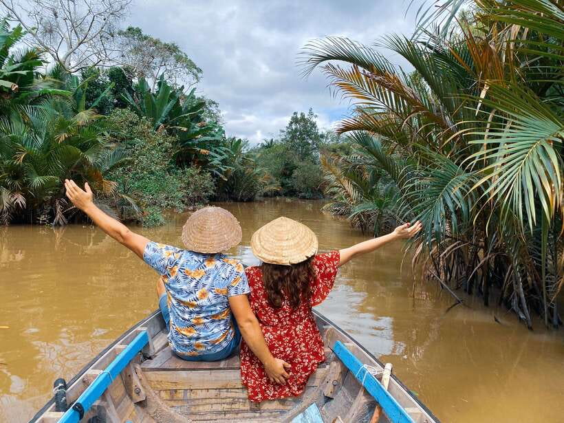 Can Tho: Explore Mekong, Floating Market, Cacao & Local Life - Navigating the Serene Small Canals